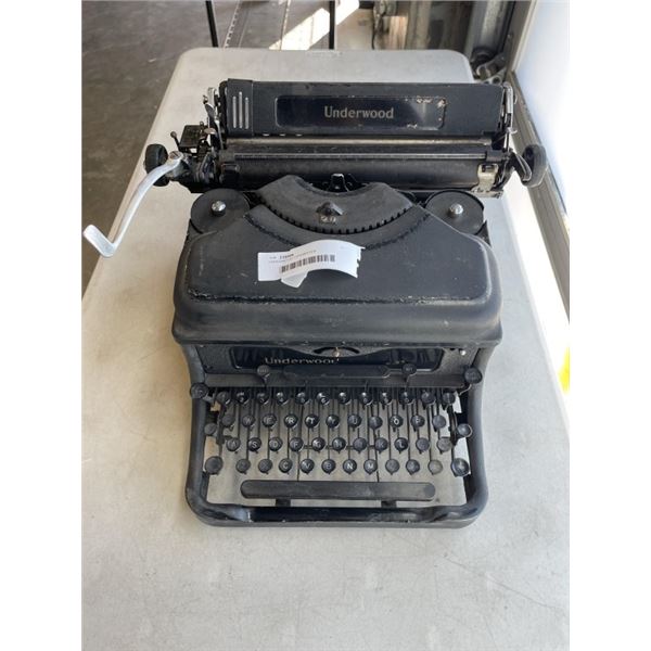 UNDERWOOD TYPEWRITER