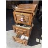 Image 2 : 3 DRAWER OAK FILING CABINET WITH MUSTACHE PULLS, AND KEYS