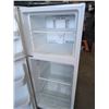 Image 3 : FRIGIDAIRE APARTMENT SIZE FRIDGE, TESTED WORKING