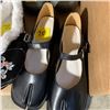 Image 8 : 8 PAIRS OF NEW DESIGNER BOOTS AND SHOES SIZE 6-7.5