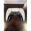 Image 2 : PS5 WHITE DUALSENSE CONTROLLER - TESTED WORKING, RETAIL $94