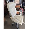 Image 2 : WHITE LEATHER ROLLING OFFICE CHAIR