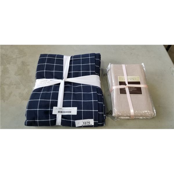 QUEEN SIZE DUVET COVER SET AND 4 PILLOW SHAMS