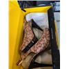 Image 8 : 8 NEW PAIRS OF SHOES, ASSORTED SIZE