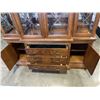 Image 2 : VINTAGE THOMASVILLE FRENCH POLISH PECAN SIDEBOARD WITH HUTCH