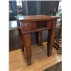 Image 2 : MODERN MAHOGANY PLANTSTAND WITH SMALL ENDTABLE