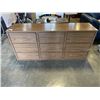 Image 1 : VINTAGE 9 DRAWER DRESSER