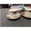 Image 2 : 2 OLD COUNTRY ROSE TEACUPS WITH SAUCERS AND TOYO HAND PAINTED BOWL