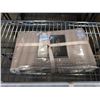 Image 2 : QUEEN SIZE DUVET COVER SET AND 4 PILLOW SHAMS