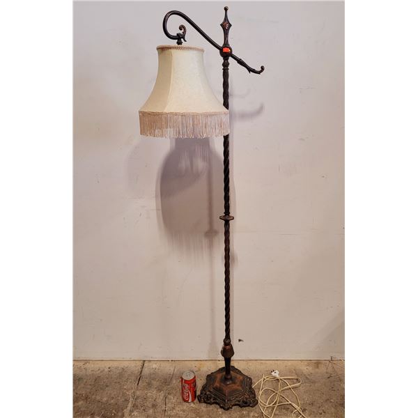 Large VTG Metal Lamp