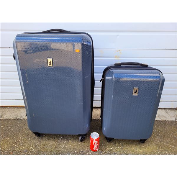 London Fog Small & Large Suitcase Pair
