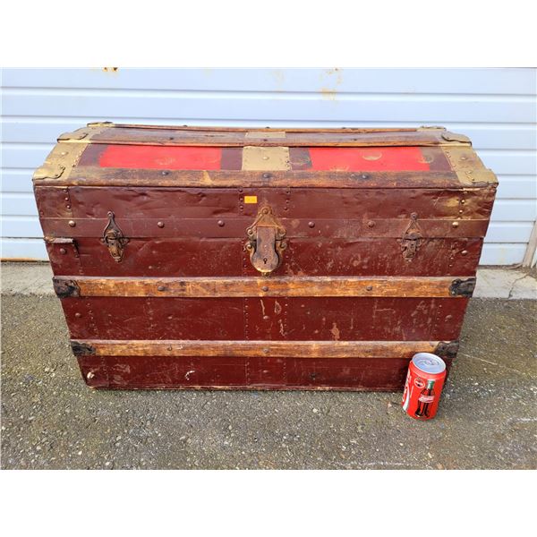 VTG Dome-Top Trunk w/ Wooden Slats