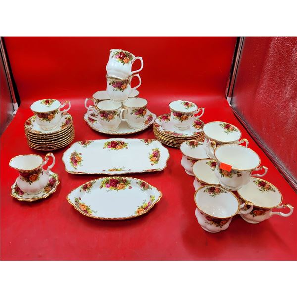 Royal Albert Old Bountry Roses China Set Made In England