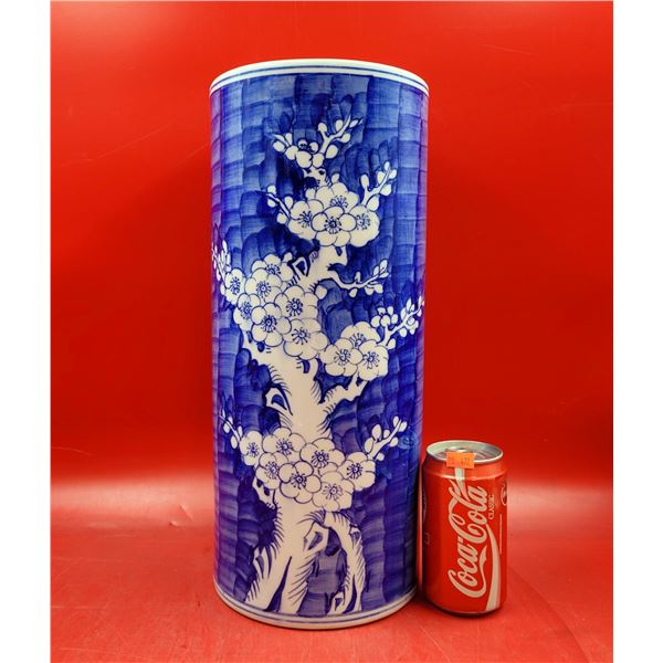 Large Chinese Porcelain Vase