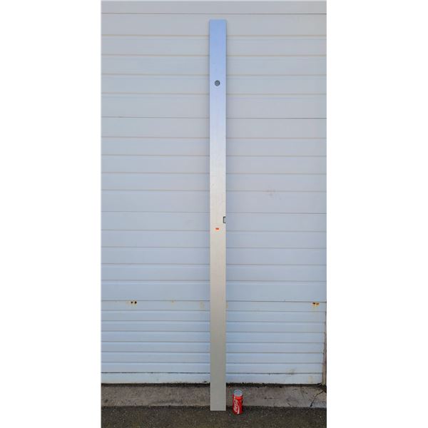 Reiko 8' Aluminum Level