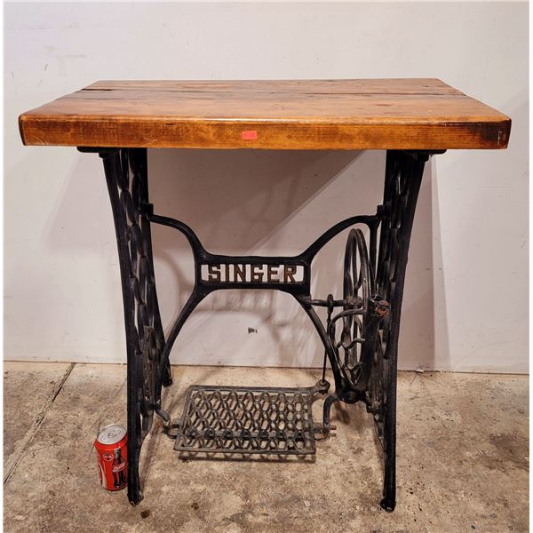 VTG Singer Sewing Table
