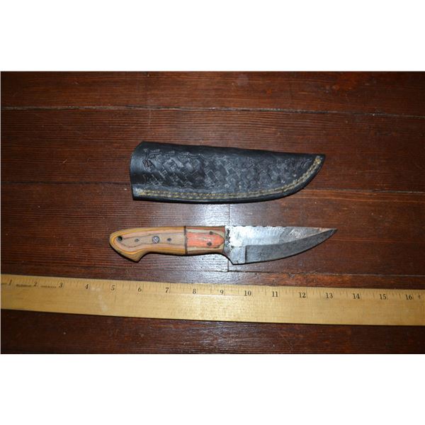 Hand Made Damascus Steel Knife