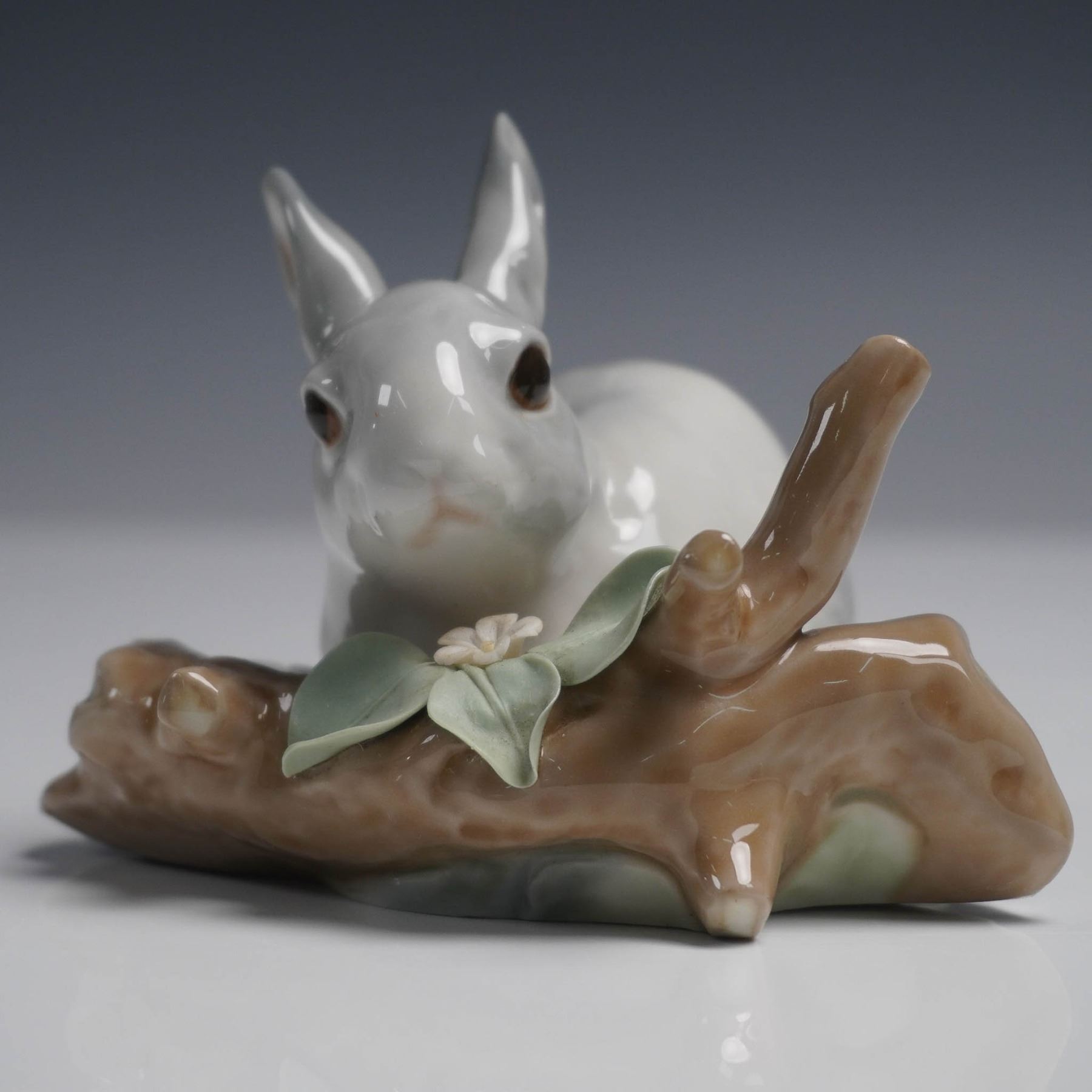 Rabbit Eating (Grey) 1004773 - Lladro Porcelain Figurine