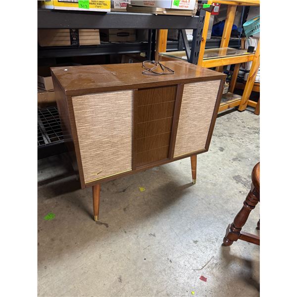 MCM record player radio