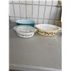 Image 1 : Pyrex baking dishes