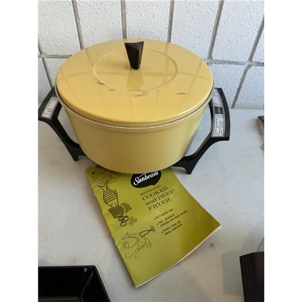 Sunbeam cooker and deep fryer