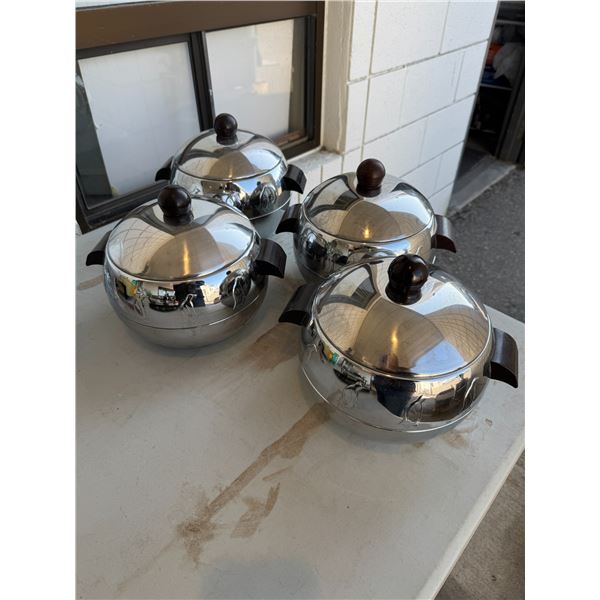 MCM penguin hot/cold servers