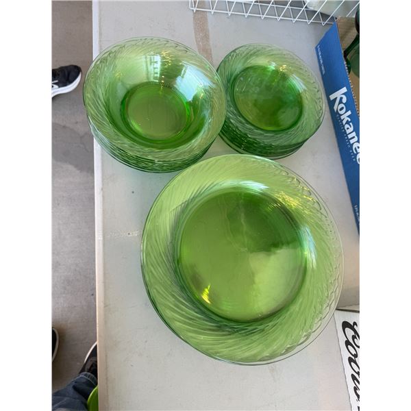 Pyrex green glass plates