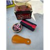 Image 1 : Shoe shine tin