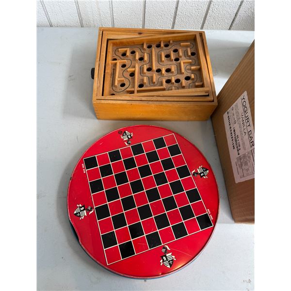 Games Chinese check checkers has marbles inside