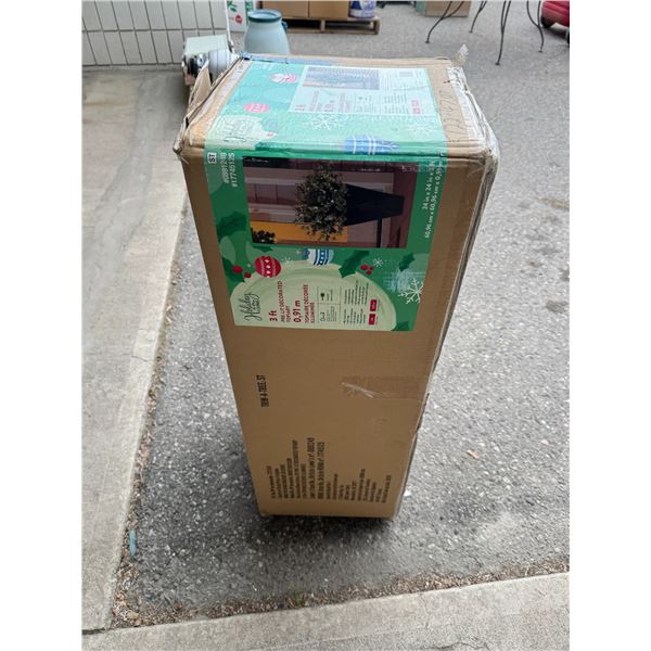 3 foot pre-lit planter decor