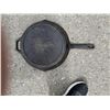 Image 2 : Cast-iron frying pan