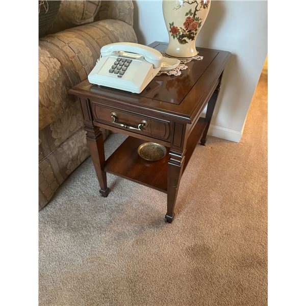 Deli craft side table