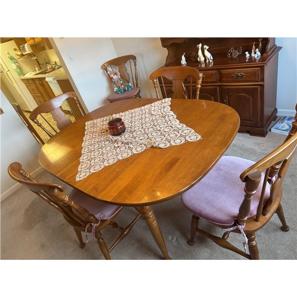 VILAS Maple Table And Chairs