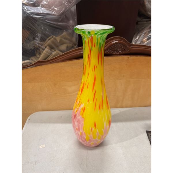 Glass vase