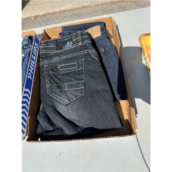 Jeans size 28