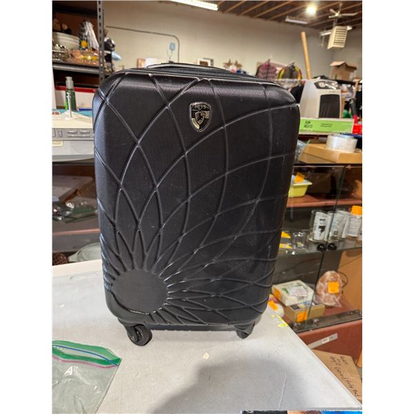 Heys 4 wheeled suitcase