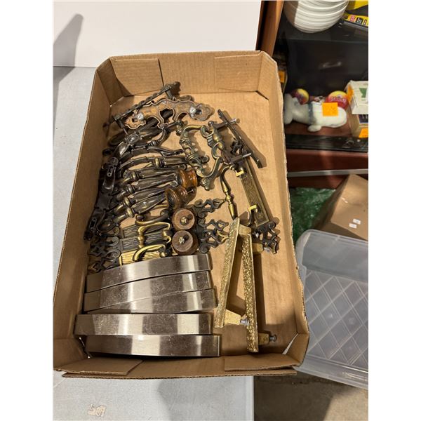 Cabinet and drawer pulls