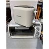 Image 1 : Toaster oven and toaster