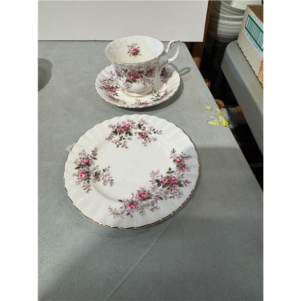 Royal Albert lavender rose Trio