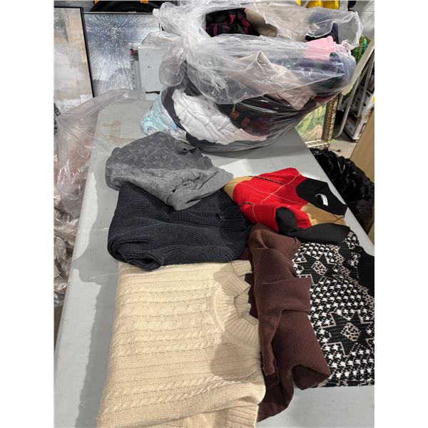 Lot of ladies small/XS clothing