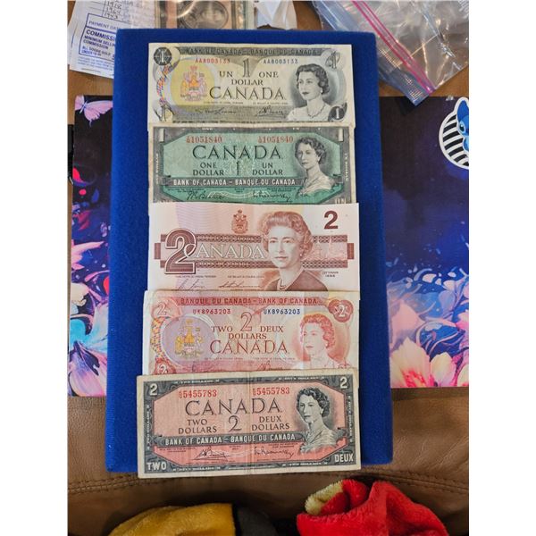 3x $2 & 2x $1 Canadian bills
