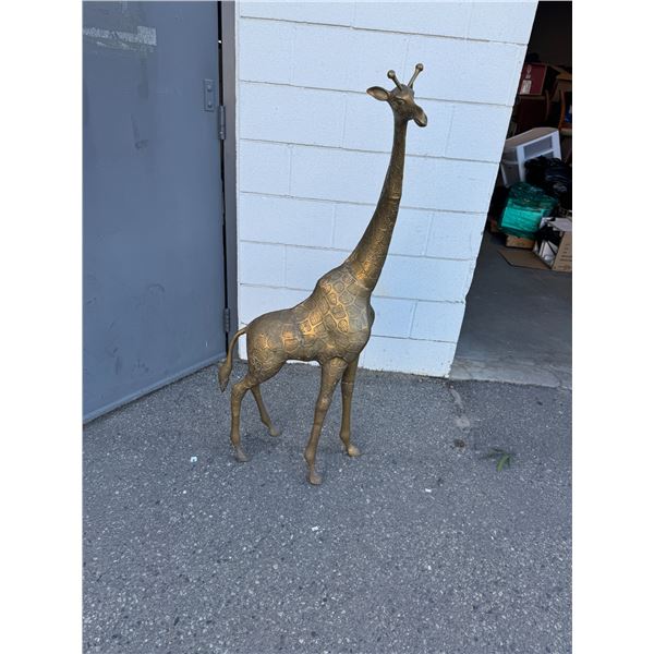 Giraffe 52 inches tall