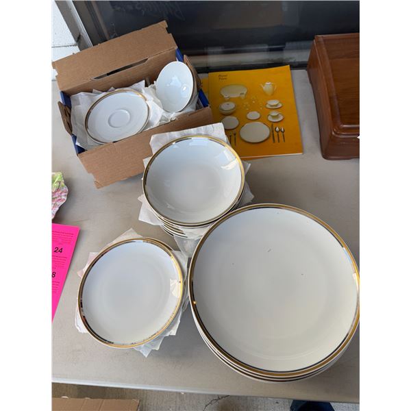 Royal Bavarian fine China Belcrest