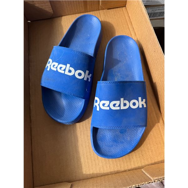 Reebok slide size 8/9