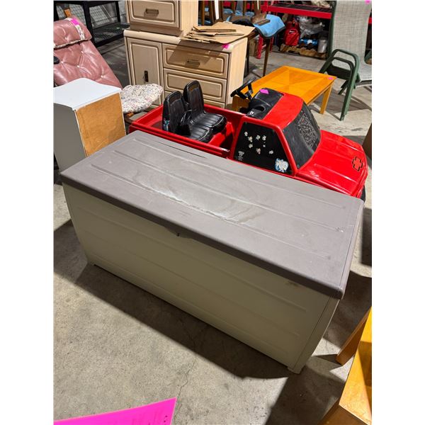 Storage box with cushions
