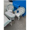 Image 3 : Wicker patio items needs TLC