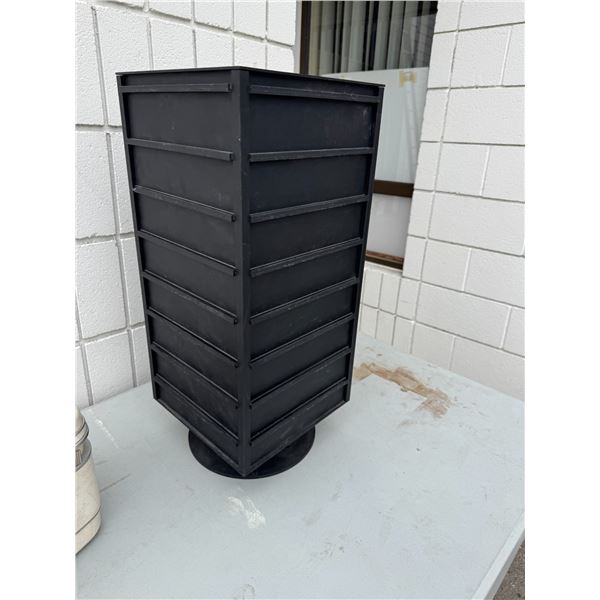 Rotating jewelry stand