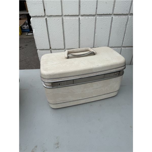 Samsonite silhouette carry-on  make up bag