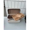 Image 2 : Samsonite silhouette carry-on  make up bag