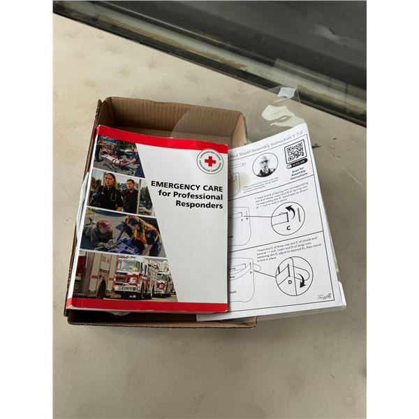 Face mask and emergency care for professional responders Book